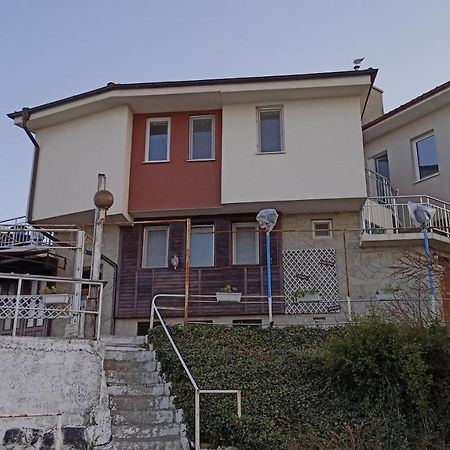 Nikolovi Home Apartments Pomorie Exteriör bild