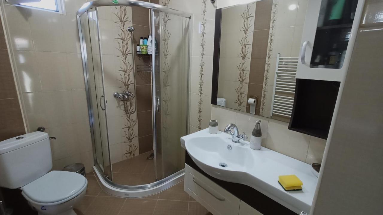 Nikolovi Home Apartments Pomorie Exteriör bild