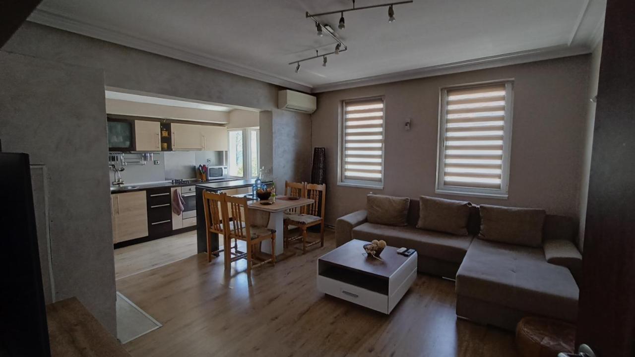 Nikolovi Home Apartments Pomorie Exteriör bild