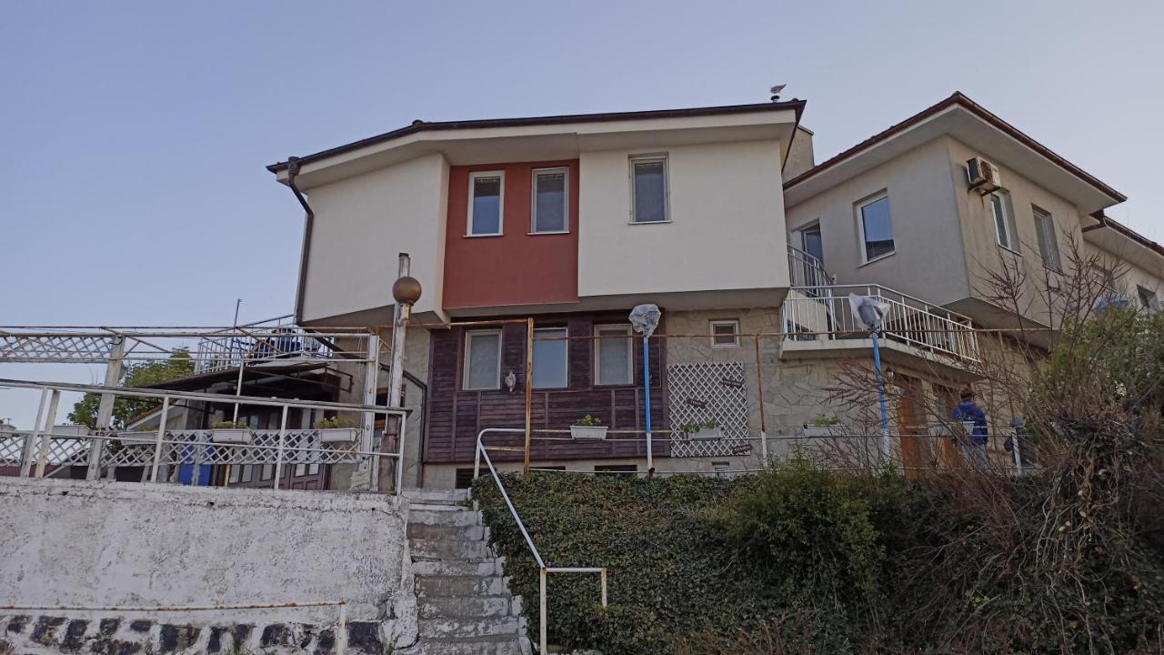 Nikolovi Home Apartments Pomorie Exteriör bild