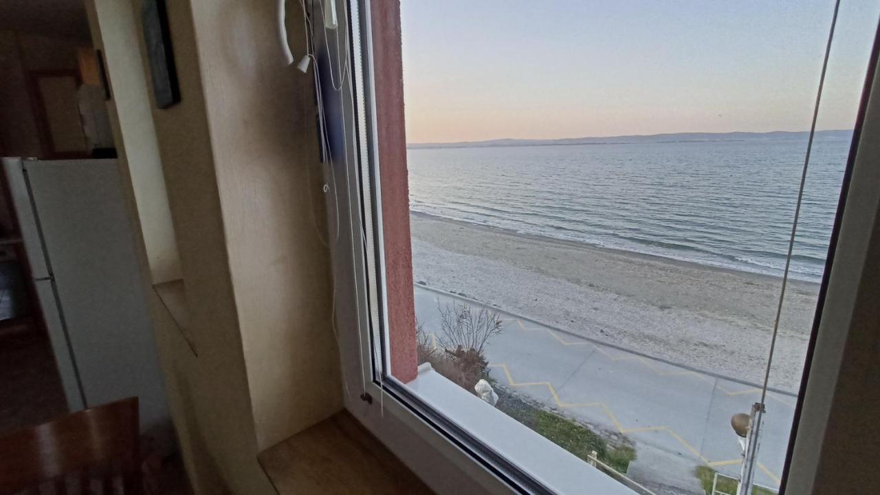 Nikolovi Home Apartments Pomorie Exteriör bild