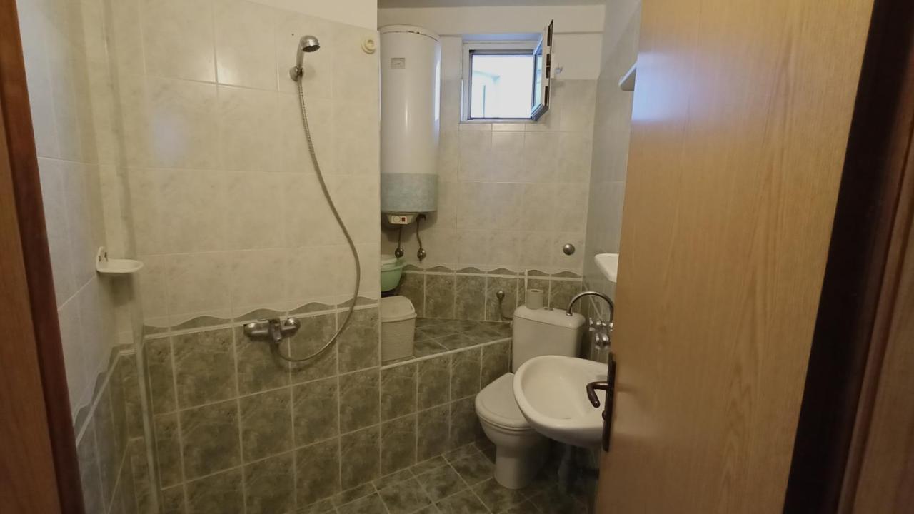 Nikolovi Home Apartments Pomorie Exteriör bild