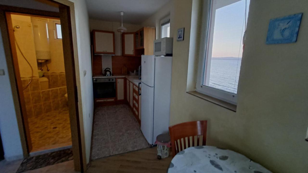 Nikolovi Home Apartments Pomorie Exteriör bild