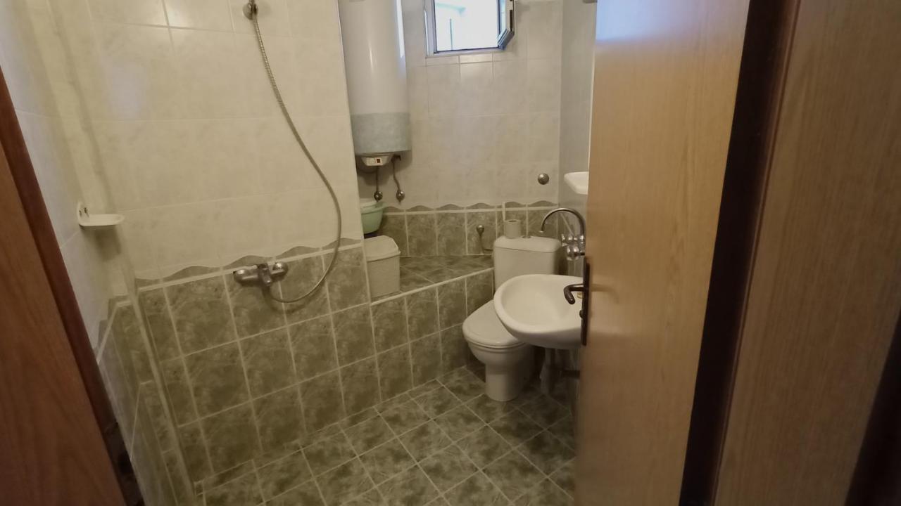 Nikolovi Home Apartments Pomorie Exteriör bild