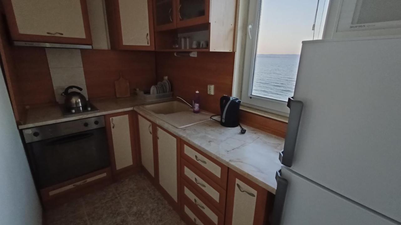 Nikolovi Home Apartments Pomorie Exteriör bild